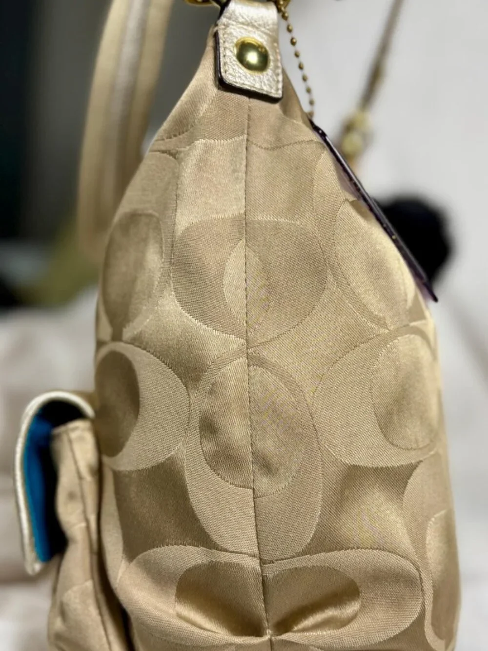 Y2K Coach Poppy Signature Sateen Pocket Hobo in Metallic Gold with Charms - Picture 6 of 13